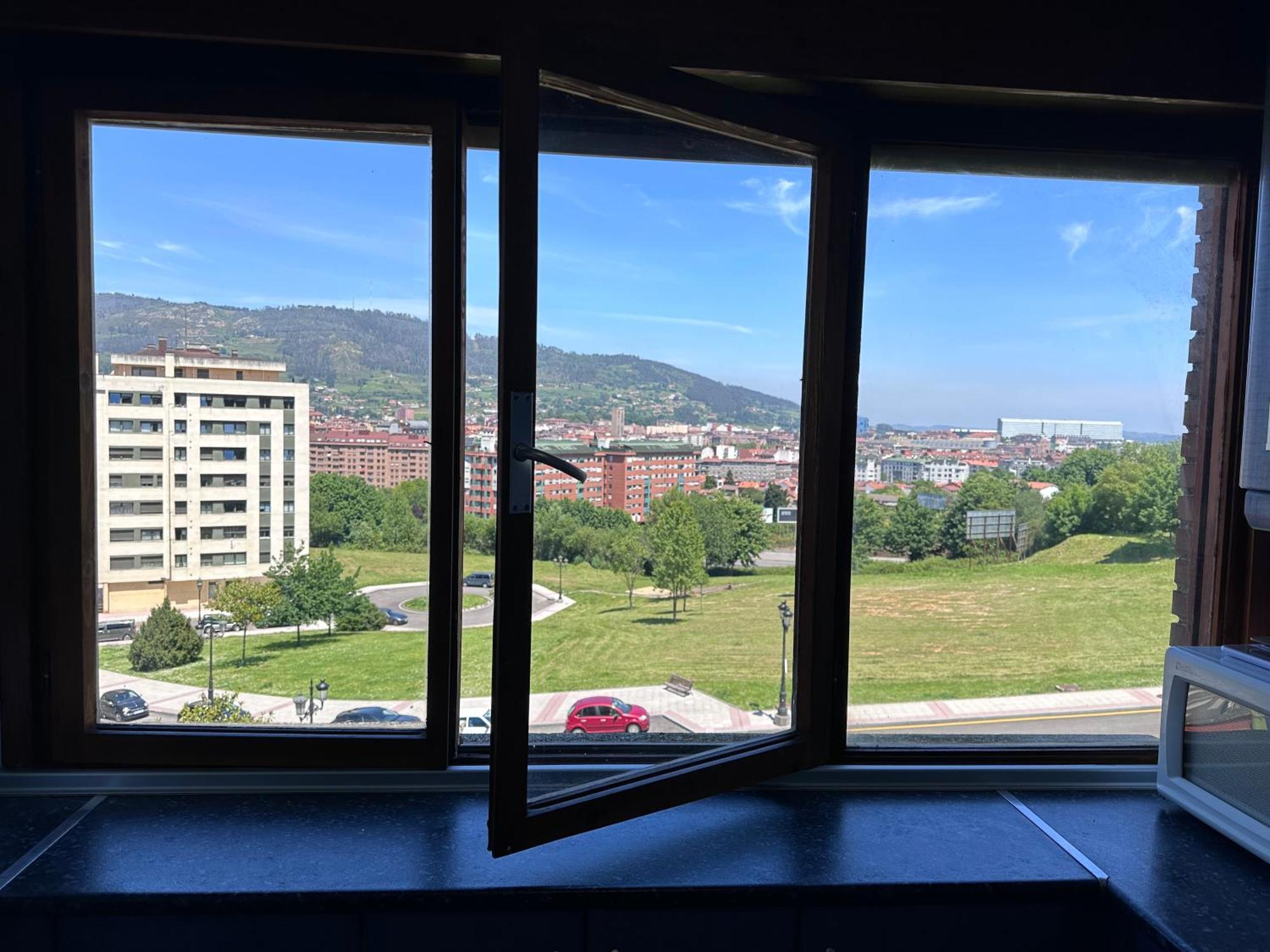 Acogedor Apartamento Con Vistas A La Catedral Y Parking Oviedo Exterior photo